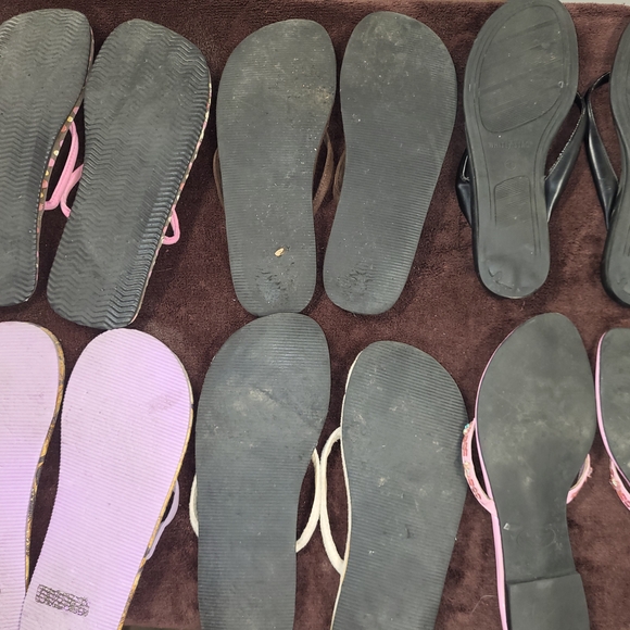 Women's Assorted Flip Flops Collection - Picture 5 of 7